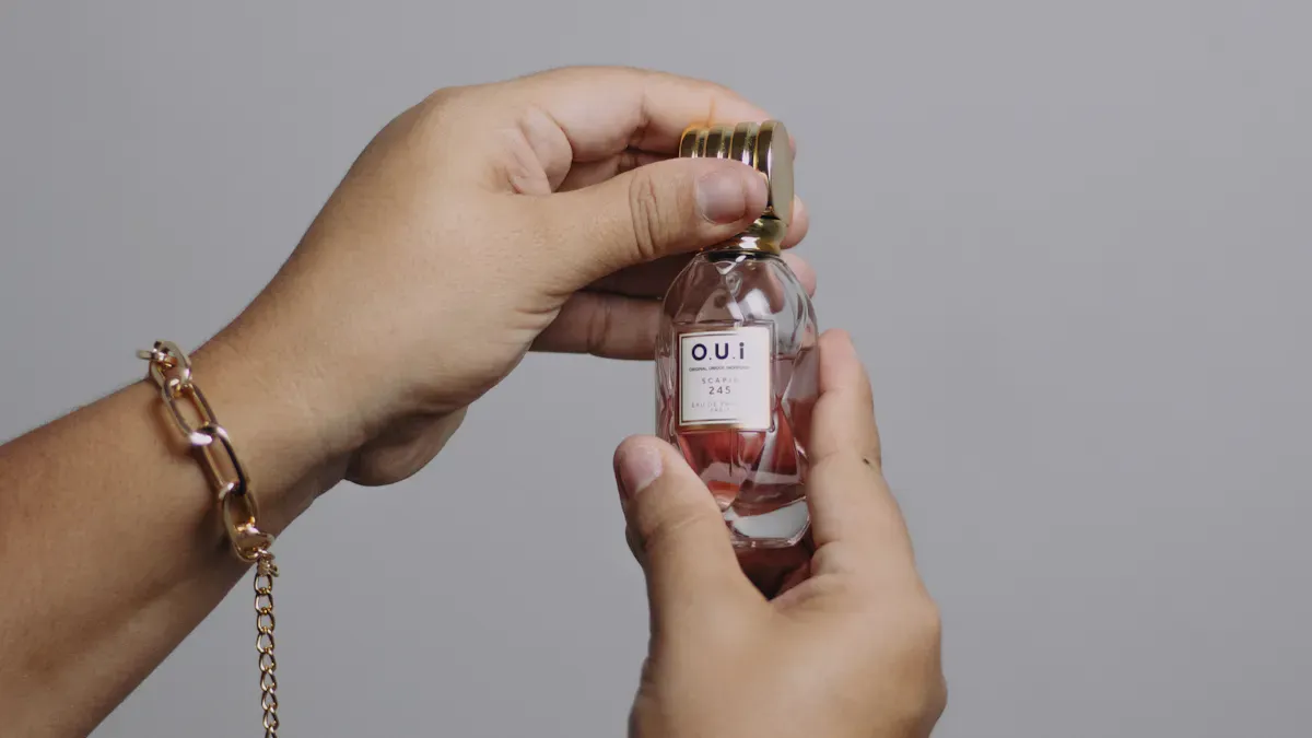 C&aacute;ch chọn k&iacute;ch cỡ chai nước hoa ph&ugrave; hợp