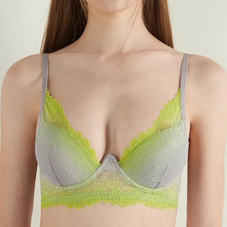 Soutien-gorge femme en dentelle de rue 