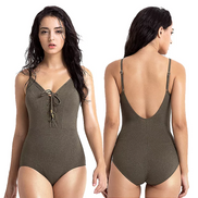 Mná só v neckline píosa snámha amháin.png