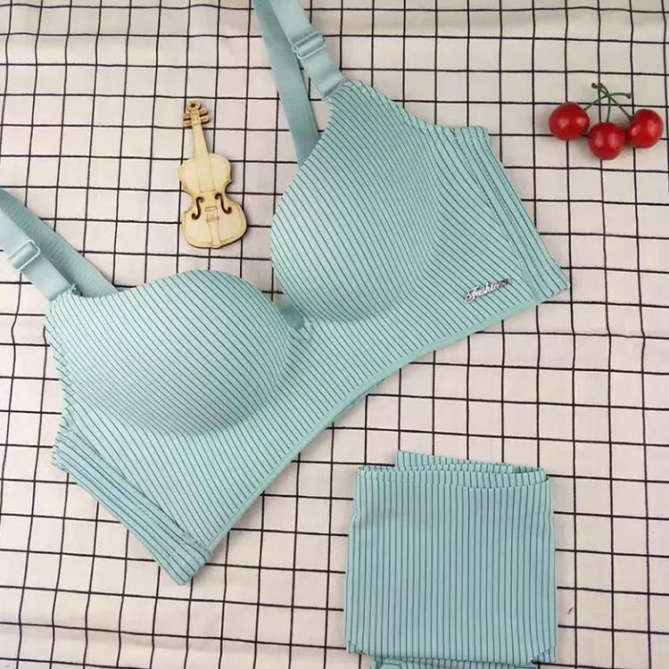 Cosa cercare in un reggiseno sportivo a basso impatto: i migliori reggiseni per la tua lezione alla sbarra