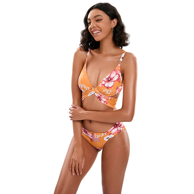 Set bikini a triangolo con ferretto