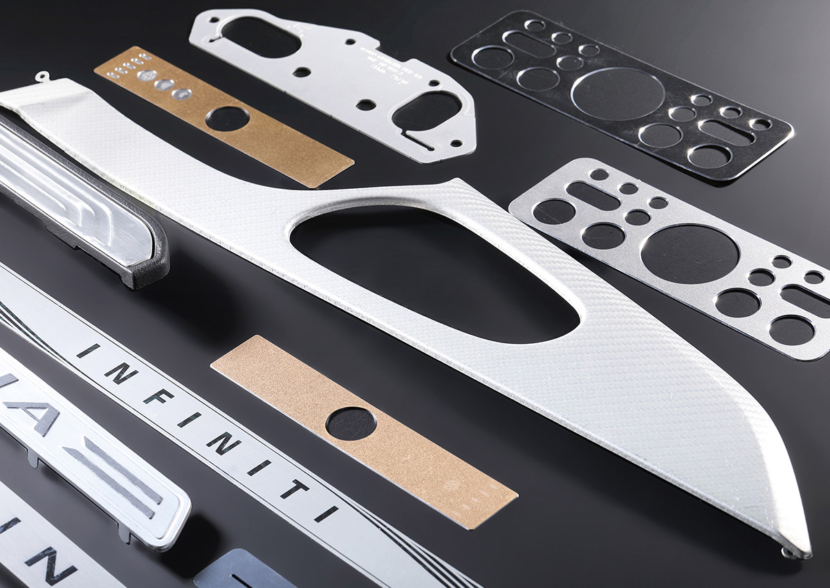 Application of anodized aluminum plate in automotive interior trim Te tono o te pereti konumohe anodized i roto i nga miihini o roto