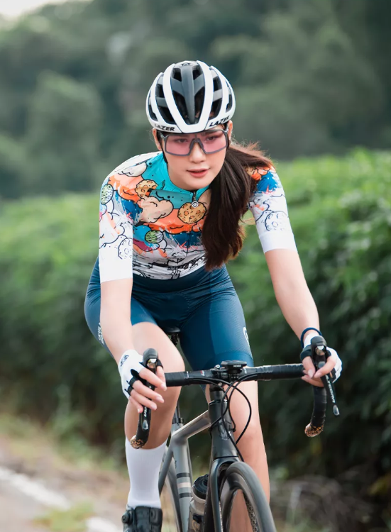 Abbigliamento da ciclismo colorato da donna