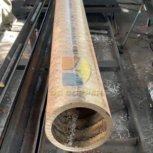  La ‌‌barra de bronce al esta&ntilde;o‌ es una varilla de bronce con esta&ntilde;o como principal elemento de aleaci&oacute;n y su contenido de esta&ntilde;o generalmente oscila entre el 3% y el 14%. La varilla de bronce y esta&ntilde;o tiene excelentes propiedades mec&aacute;nicas, resistencia al desgaste y a la corrosi&oacute;n, y se usa ampliamente en diversos campos industriales. Con una variedad de formas y dimensiones personalizables, la varilla de bronce y esta&ntilde;o fabricada por DETONG satisface diversas necesidades de fabricaci&oacute;n.