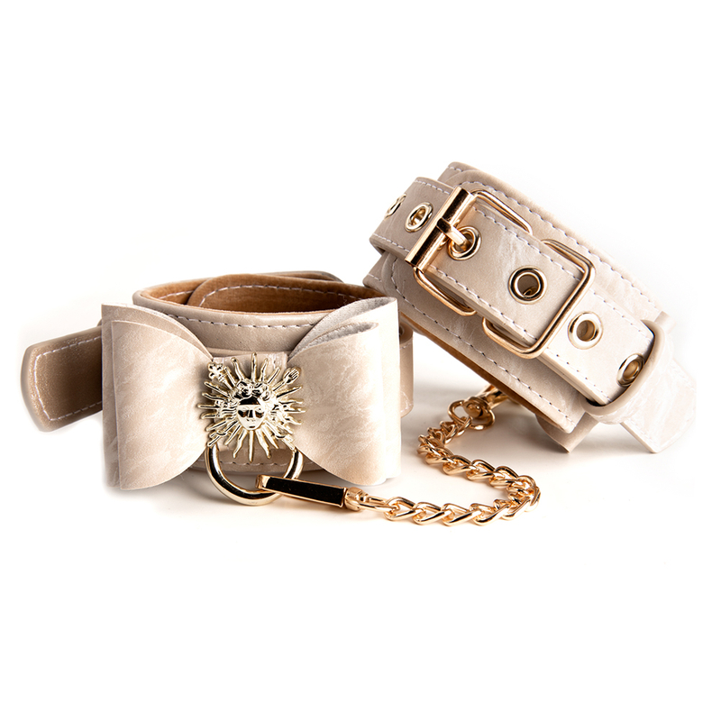 Hot 6Pcs/set Sex Toys For Woman PU Leather SM Sex Bondage Set Hand Cuffs Footcuff Whip Rope Blindfold Erotic Sex Toy For Couple