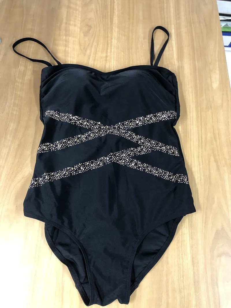 Kif Waħħal Swimsuits Li Ma Jipprovdux Biżżejjed Appoġġ tas-Sider