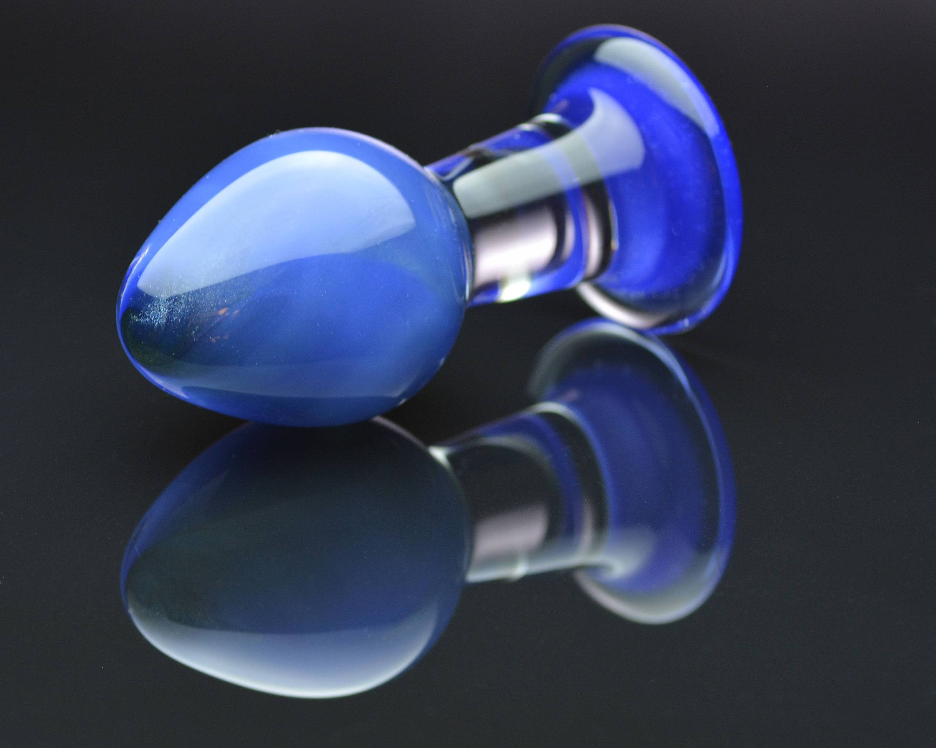 What Are The Benefits And Considerations of Using A Glass Anal Plug?