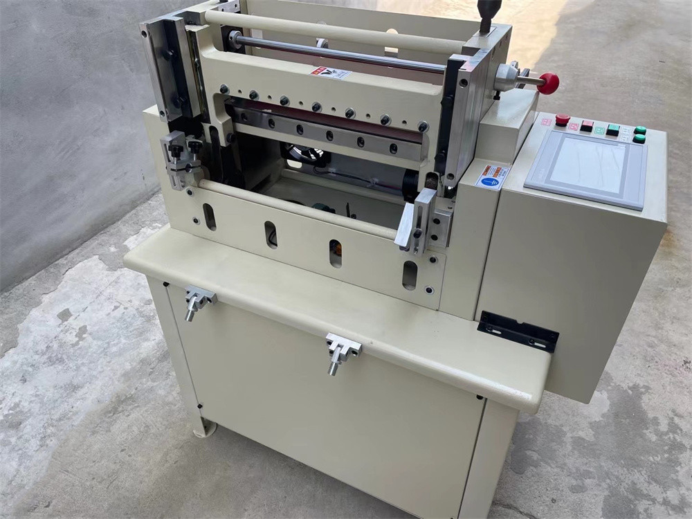 sheet cutting machine50 stroj na řezání plechů50