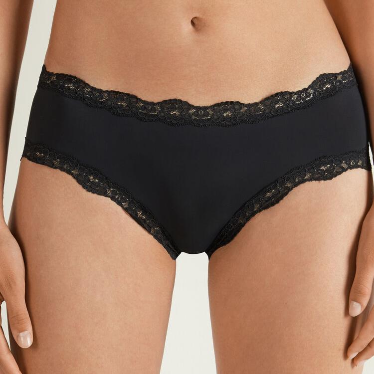 Sous-vêtements féminins ajustés en dentelle noire