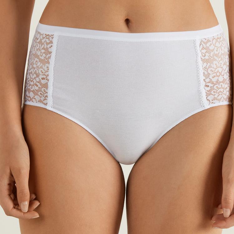 Sous-vêtements intéressants pour dames