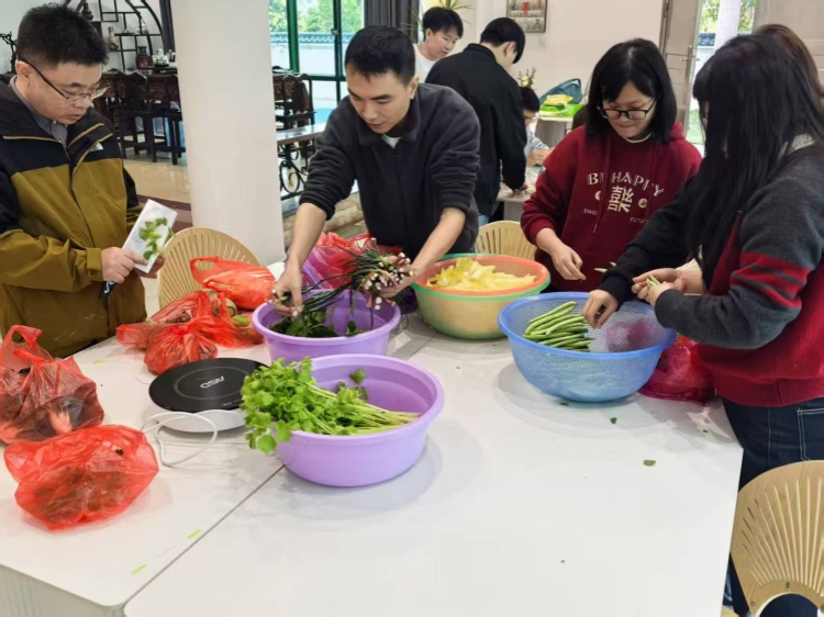 X&acirc;y dựng nh&oacute;m thẻ JH4