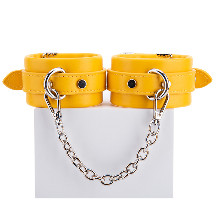 6PCS Luxury Yellow PU Leather Bondage SM Toys Kit Handcuffs Blindfold Gag Collar and Spanking Whip for Adult BDSM Play