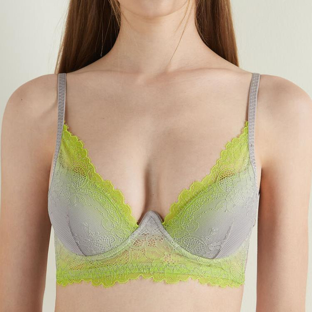 Soutien-gorge femme en dentelle de rue