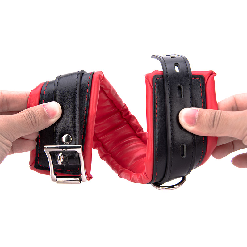 Black and Red With Lock BDSM Collar Bdsm Bondage Collar and Leash Set Women Roleplay Sex Toys Adjustable Slave Restraints Adult Products SM Bondage Collar for Couples